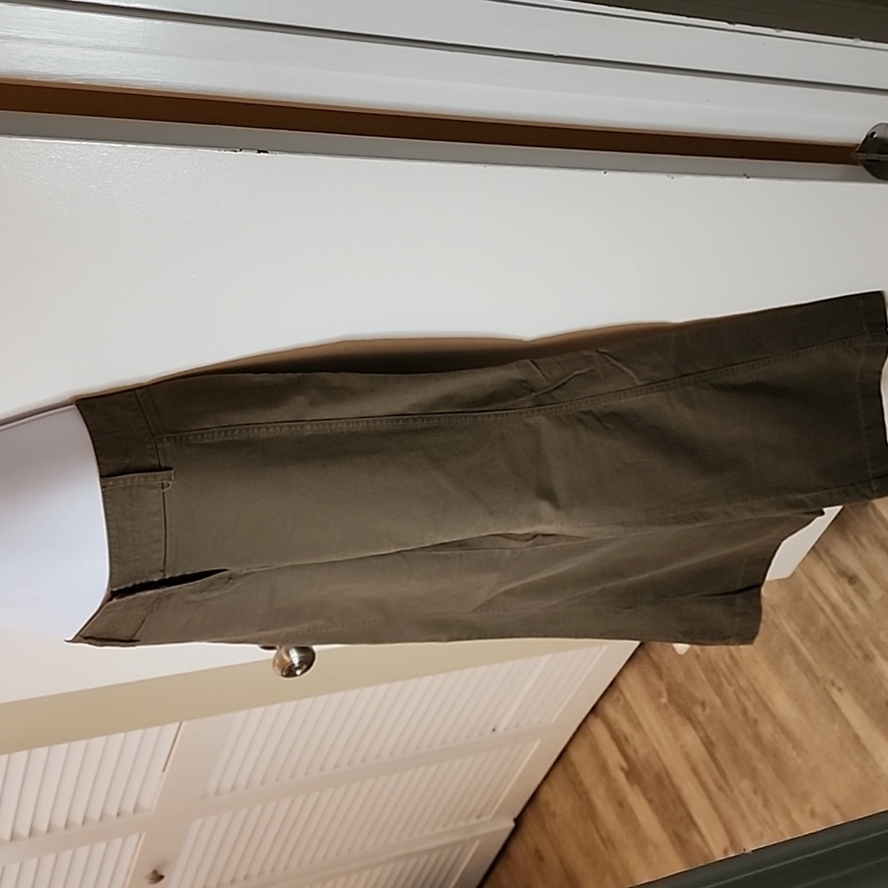The Limited Khaki Pants Wide Leg, Olive Green, Size 4 - Picture 3 of 13